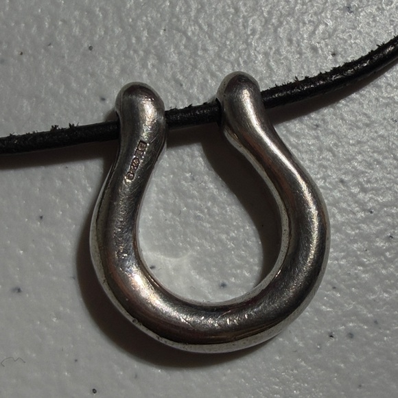Tateossian Silver Horseshoe Pendant with adjustable Black Cord (2) - Picture 4 of 8